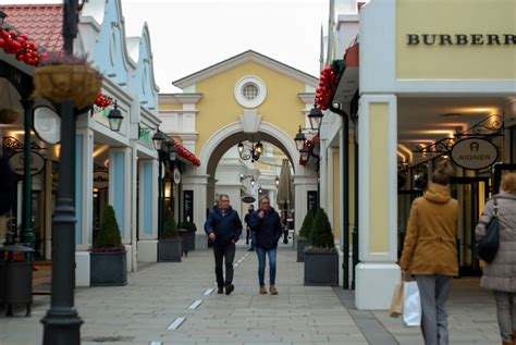 parndorf shops.